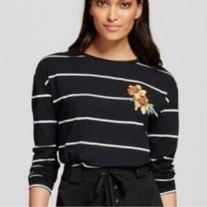 Who What Wear embroidered shirt XL never worn